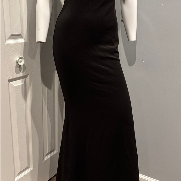 NWOT Betsy & Adam “Daisy” one shoulder ruffle gown - Picture 8 of 14